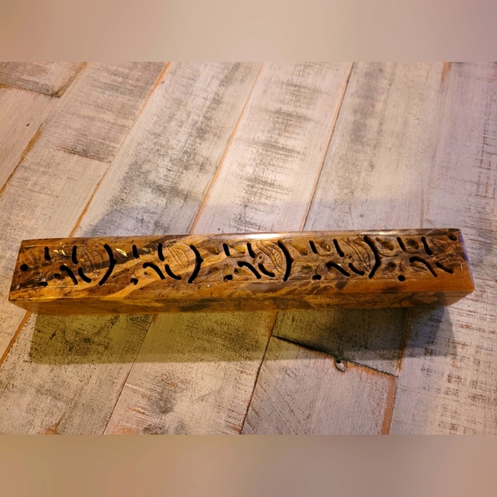 10" Stone/Granite-style incense burner w leaf design
